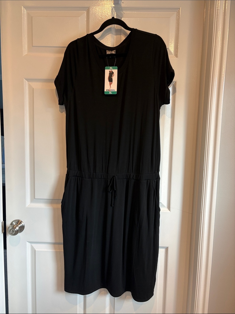 32 Cool Black Midi Tee Dress with Drawstring Waist and pockets